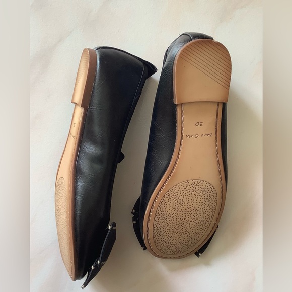 Girl’s Size Ten Zara Ballet Flats - Picture 2 of 3